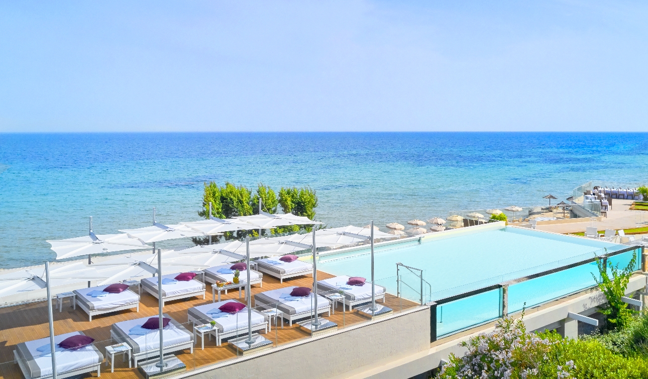 pool on terrace, sea views, large double day beds nearby